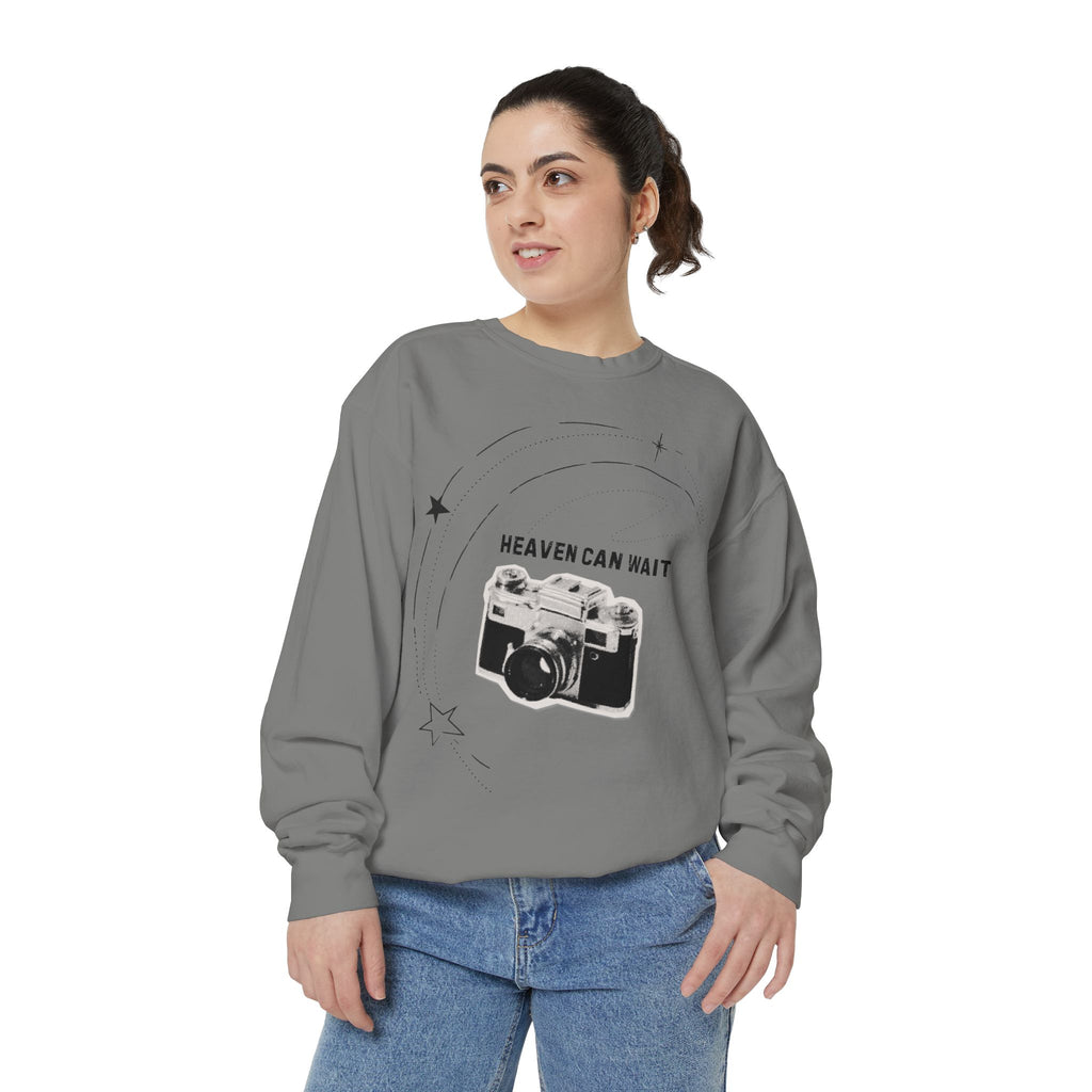Sweatshirt - 'Heaven Can Wait' Vintage Camera Graphic Crewneck