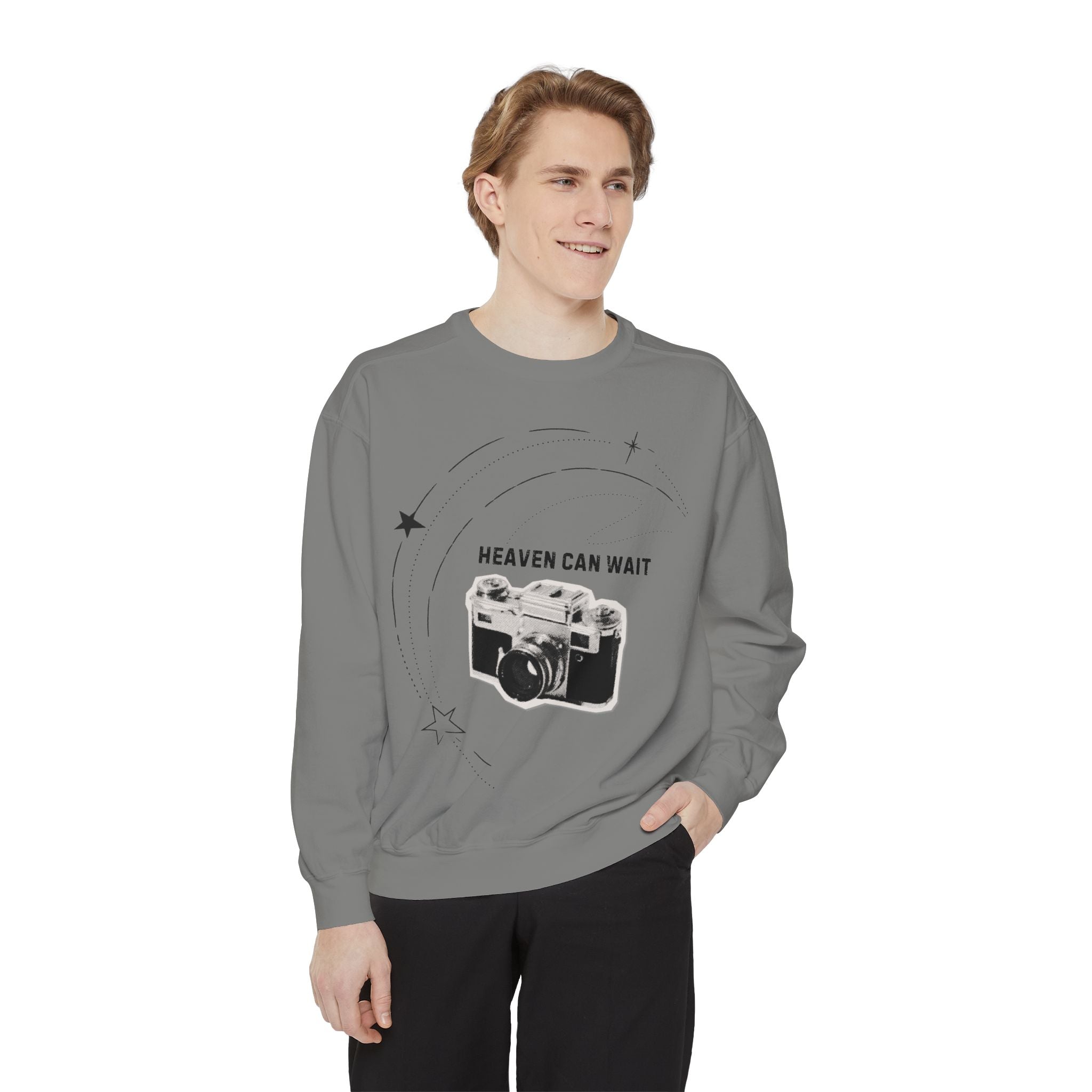 Sweatshirt - 'Heaven Can Wait' Vintage Camera Graphic Crewneck